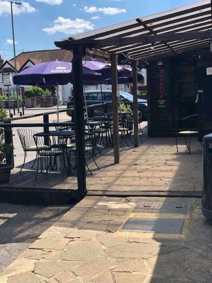 The Holroyd Arms Hotel Guildford Bagian luar foto